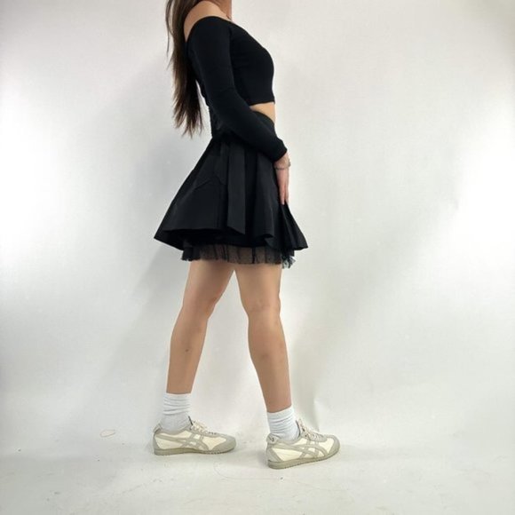 Gorgeous avant-garde multi-pleat black nylon skirt with tulle underlayer for ext - Picture 5 of 8